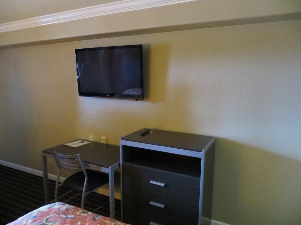 Economy Inn Austin Szoba fotó