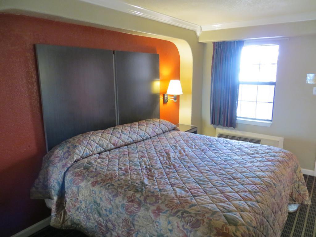 Economy Inn Austin Szoba fotó